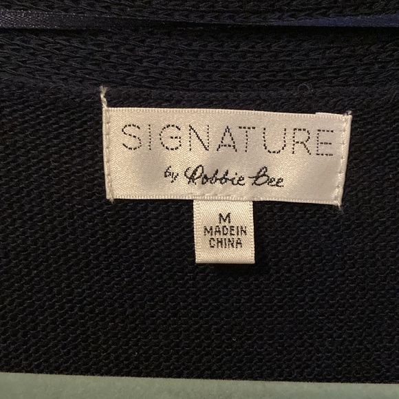 Signature by Robbie bee size M black sweater - Picture 3 of 6